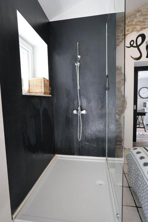Au coeur des Mûriers room 5